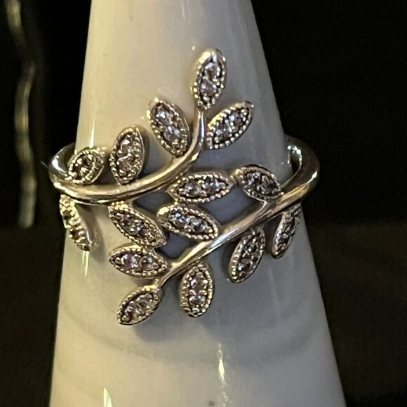 Pandora Jewelry - Pandora Sparkling Leaves Ring - 925 Silver - Size 8.5 - Includes Original Box